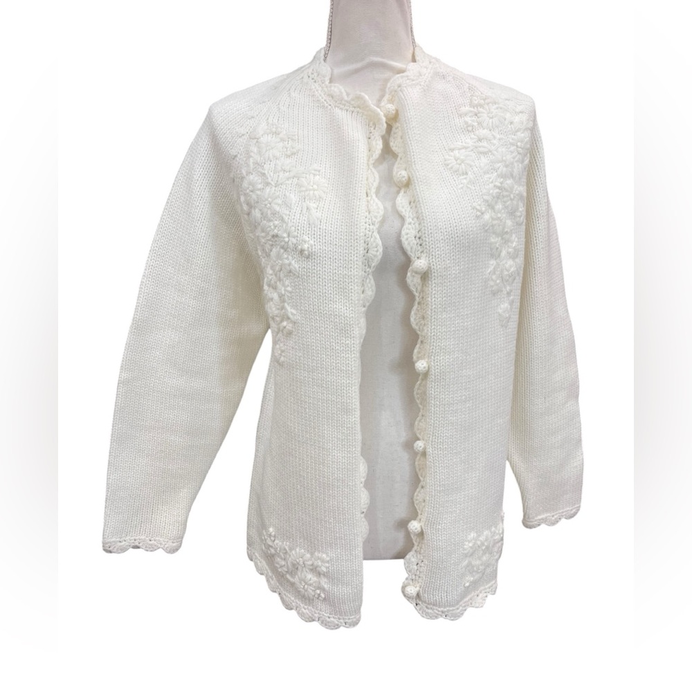 Vintage Montgomery Ward Ivory Floral Knit Cardigan Sweater Cottagecore M - Picture 4 of 10